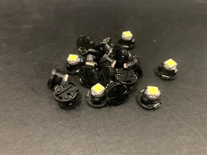 Лампа автомобильная светодиодная T4.7-5050-1SMD 12V белый свет T4.7-5050-1SMD 12V